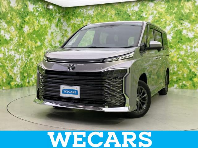 Toyota Voxy 1