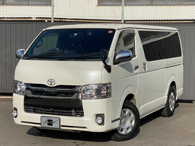 Toyota Hiace Van 1