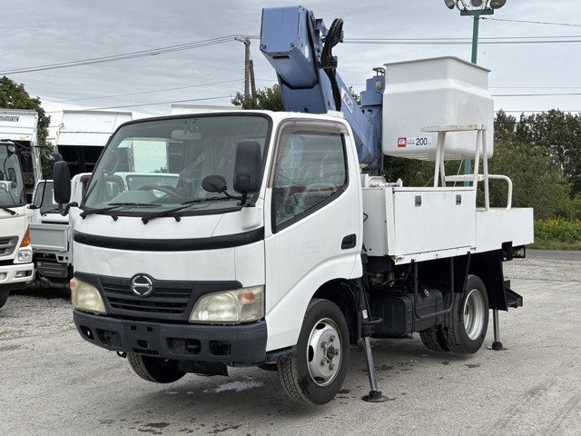 Hino Dutro 1