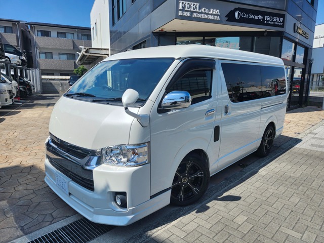 Toyota Hiace 1