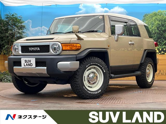 Toyota FJ Cruiser 2