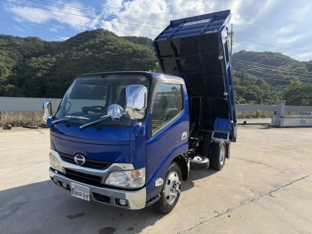 Hino Dutro 1