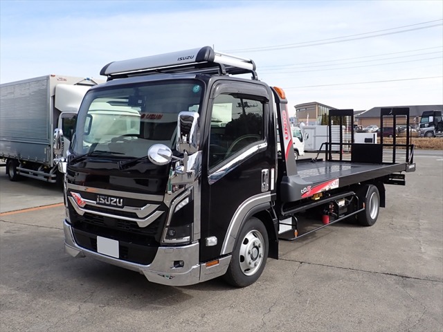 Isuzu Elf 1