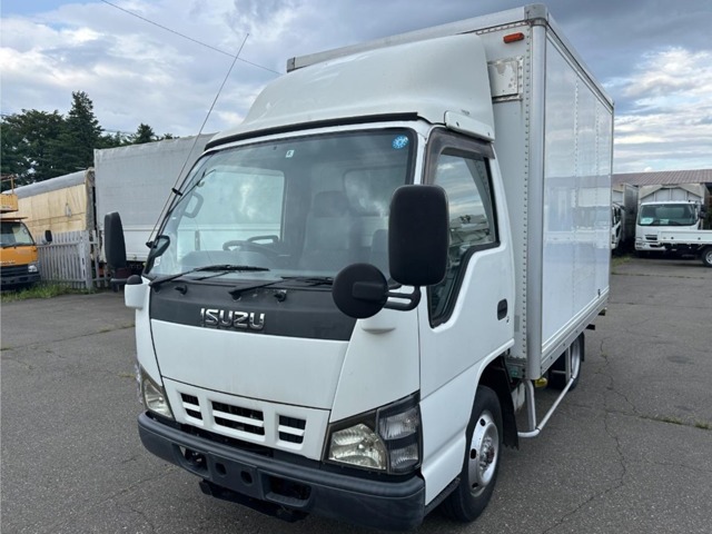 Isuzu Elf 1