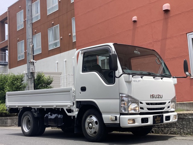 Isuzu Elf 1
