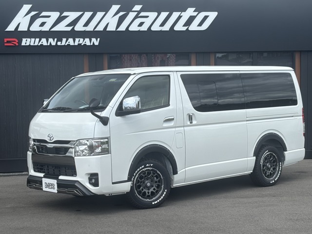 Toyota Hiace Van 1