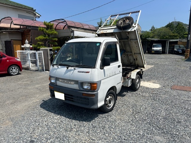 Daihatsu Hijet Pickup 1