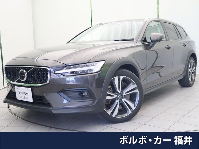Volvo V60 Cross Country 1