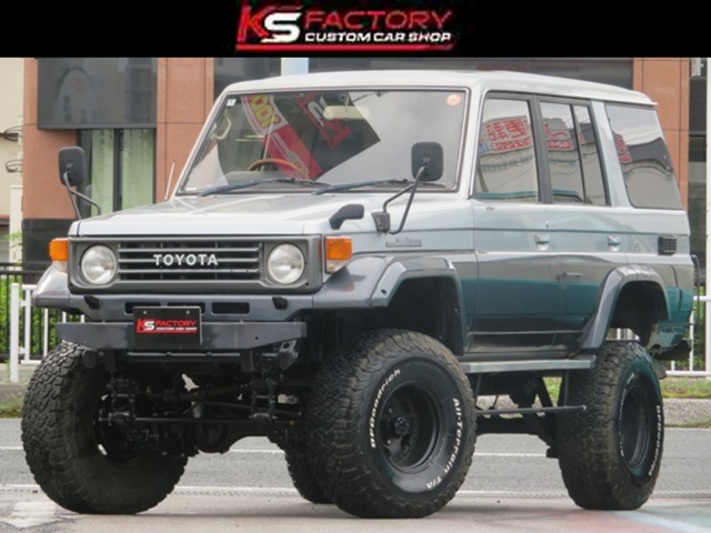 Toyota Land Cruiser 70 2