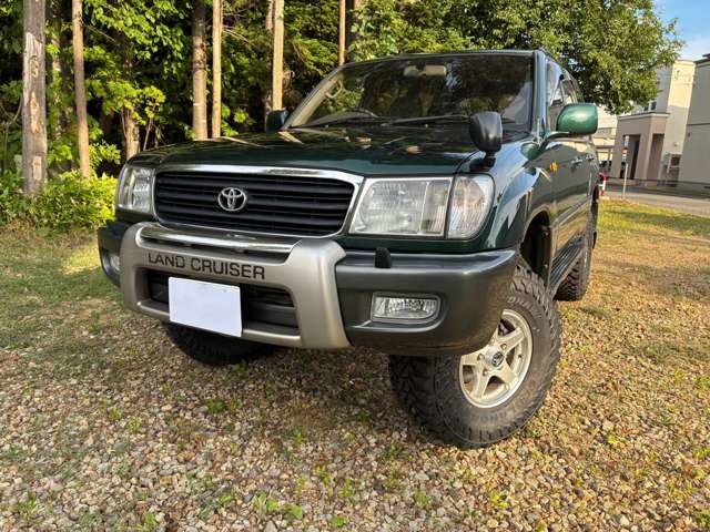 Toyota Land Cruiser 100 2