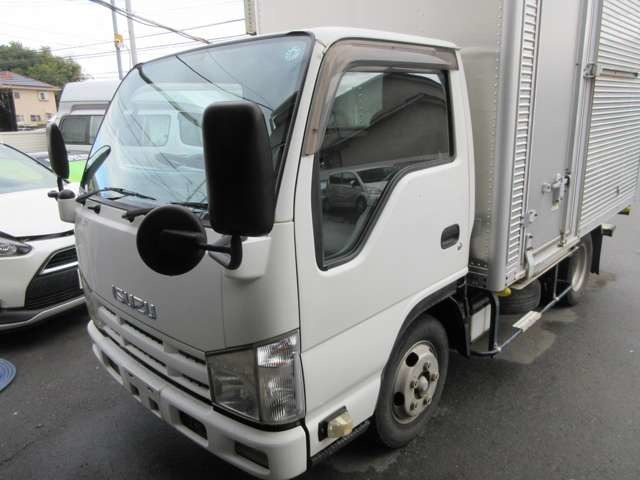 Isuzu Elf 1