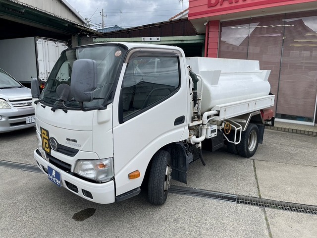 Hino Dutro 1