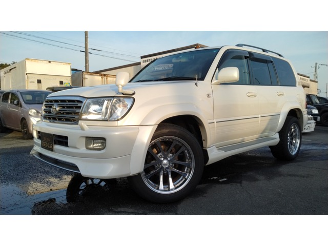 Toyota Land Cruiser 100 2