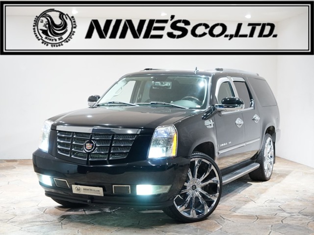 Cadillac Escalade ESV LEXANI LUST 26AW with 4 headrest monitors/mirror monitor