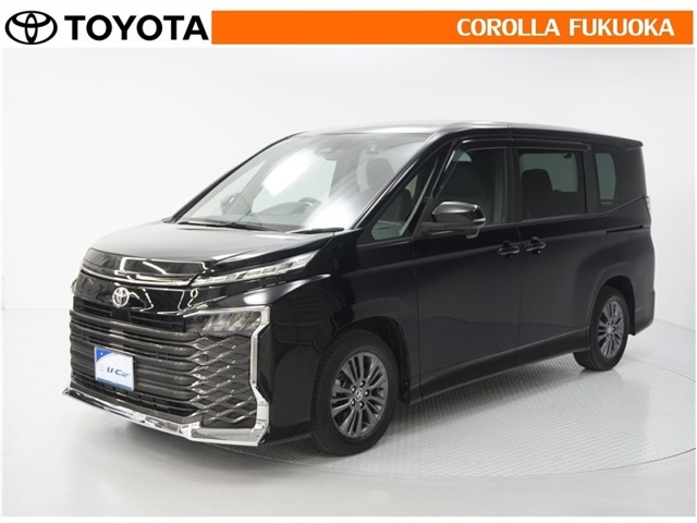 Toyota Voxy 1