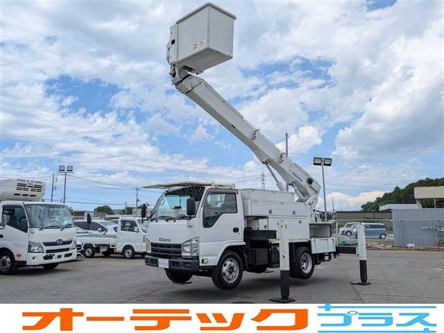 Isuzu Elf 1