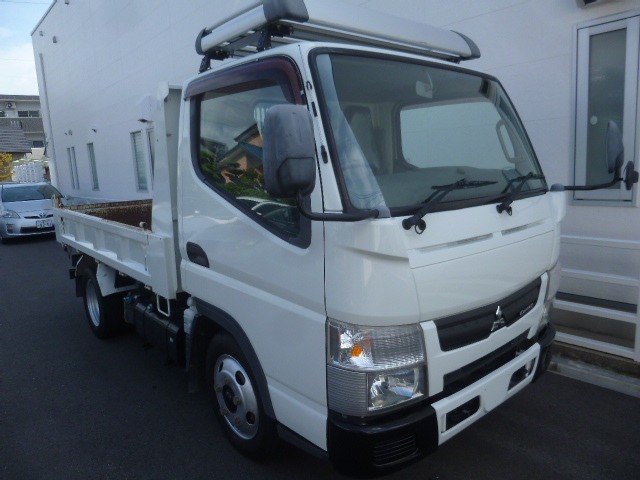 Mitsubishi Fuso Canter 1