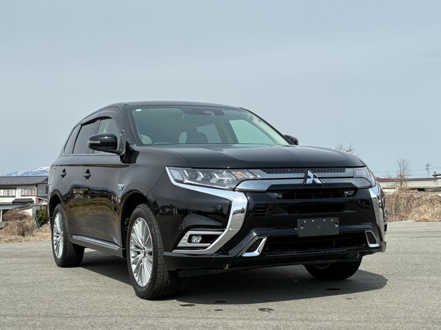 Mitsubishi Outlander PHEV 1