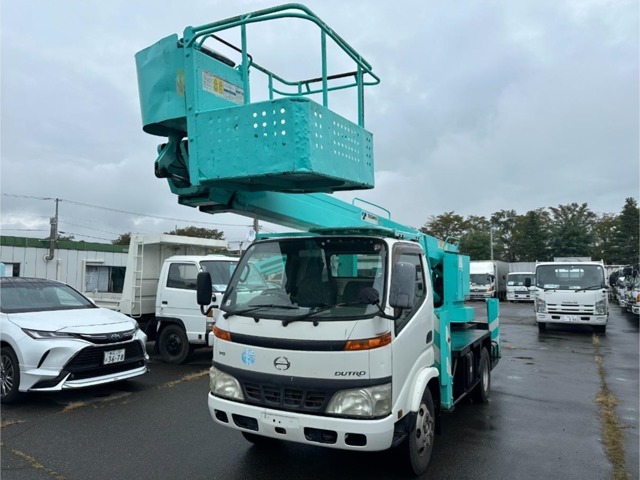 Hino Dutro 1