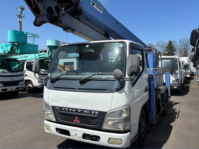 Mitsubishi Fuso Canter 1
