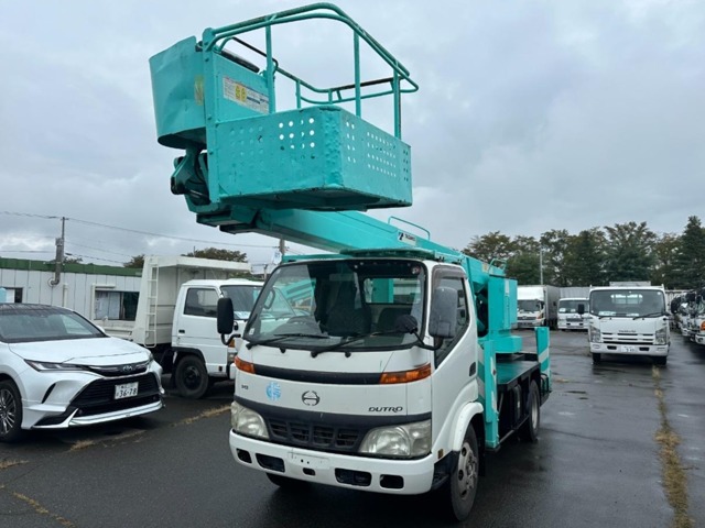 Hino Dutro 1