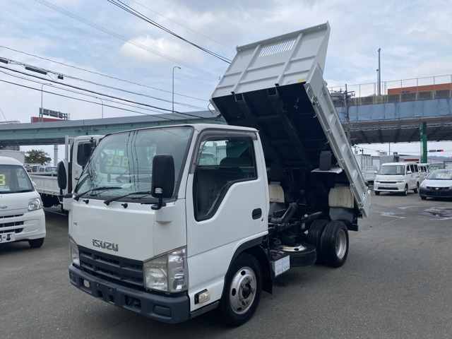 2013 Isuzu Elf