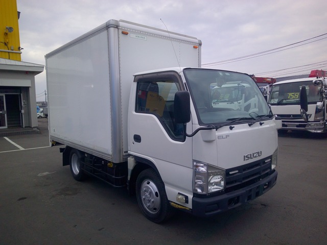 Isuzu Elf 1