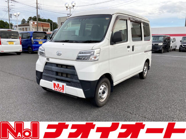 Daihatsu Hijet Cargo 1