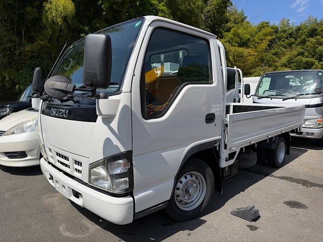 Isuzu Elf 1