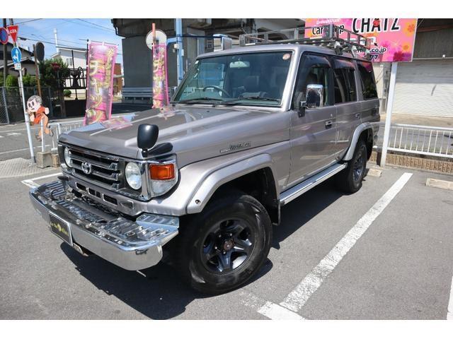 Toyota Land Cruiser 70 2