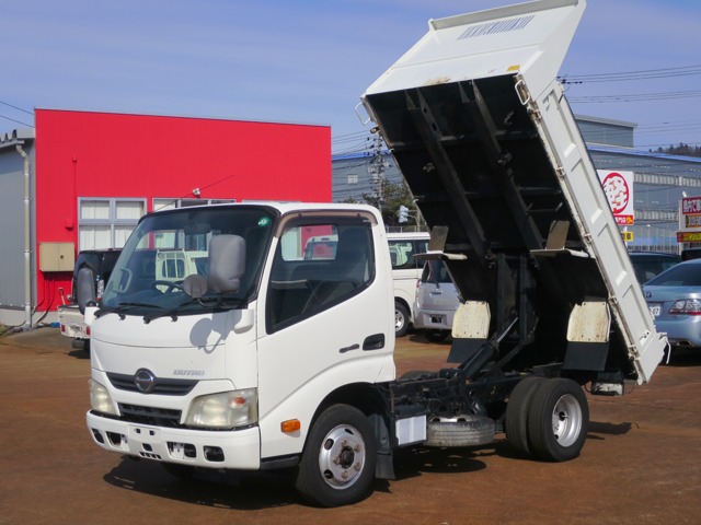 Hino Dutro 1