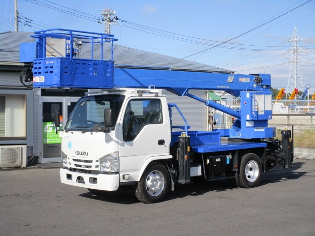 2016 Isuzu Elf