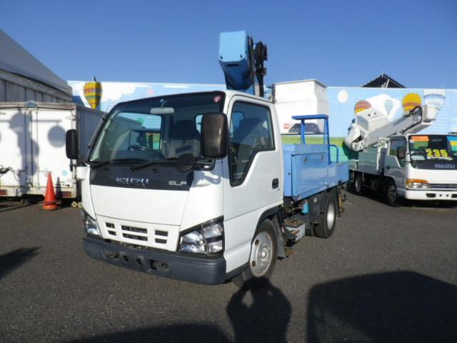 Isuzu Elf 1