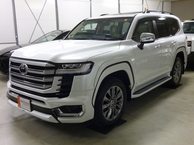 Toyota Land Cruiser 300 2