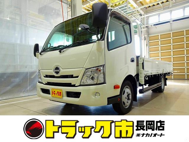 Hino Dutro 1
