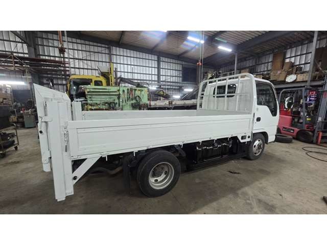 2003 Isuzu Elf