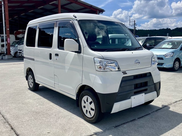 Daihatsu Hijet Cargo 1