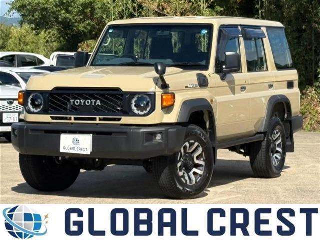 Toyota Land Cruiser 70 2