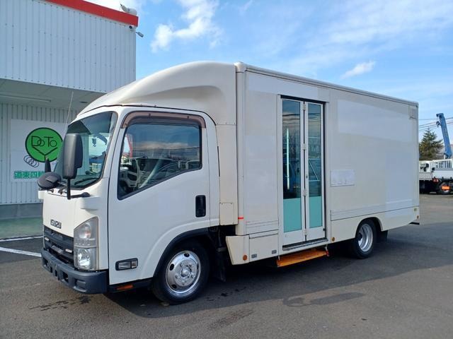 Isuzu Elf 1