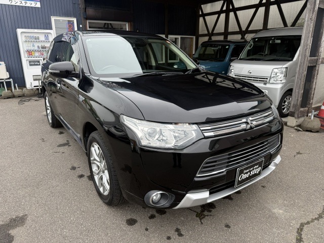Mitsubishi Outlander PHEV 1