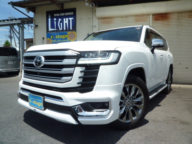 Toyota Land Cruiser 300 2