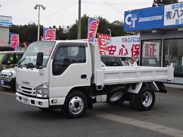 Isuzu Elf 1