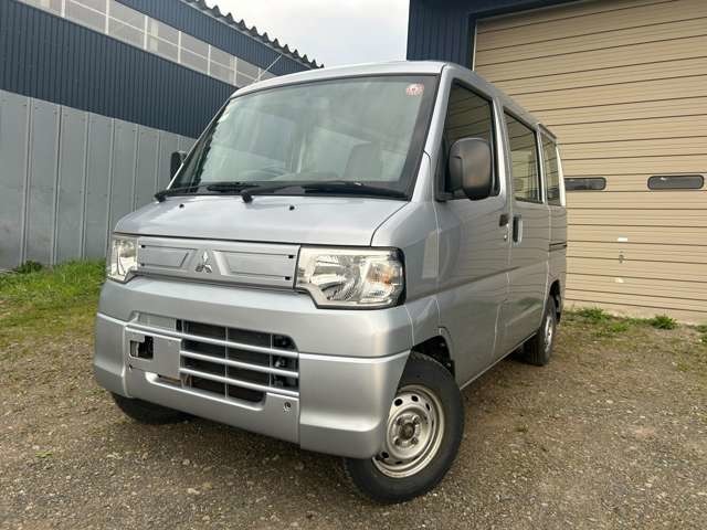 2013 Mitsubishi Minicab Van