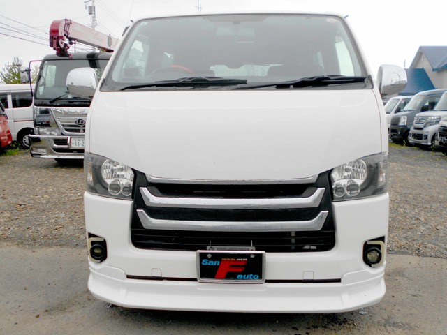 Toyota Regius Ace 1
