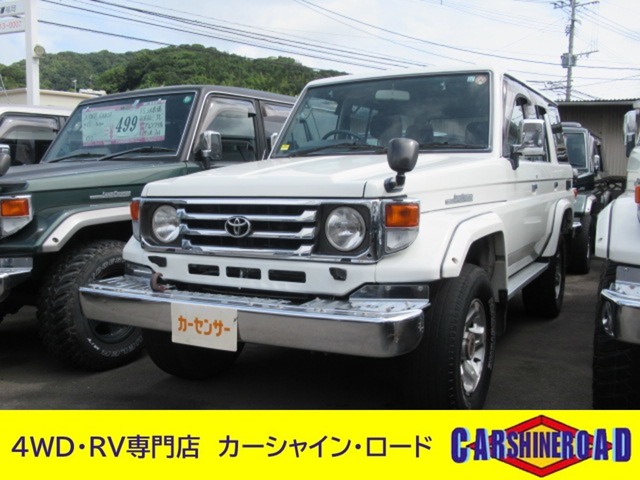 Toyota Land Cruiser 70 2
