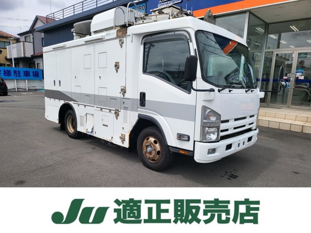 Isuzu Elf 1