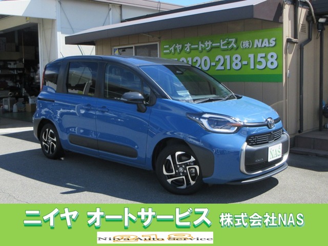 Toyota Sienta 1