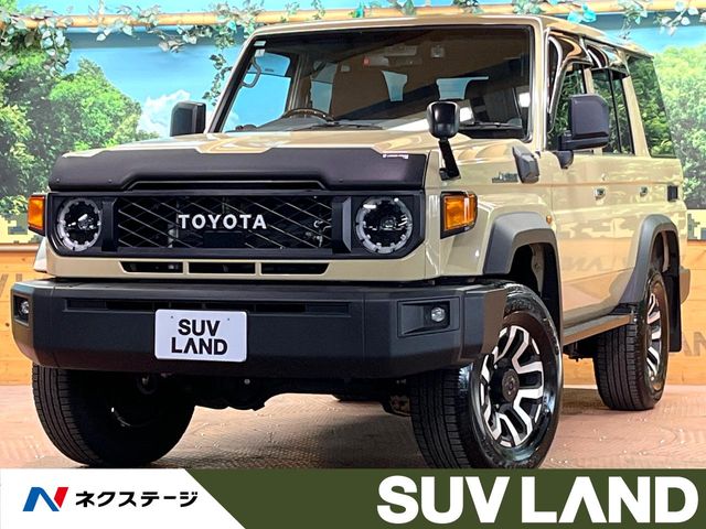 Toyota Land Cruiser 70 2