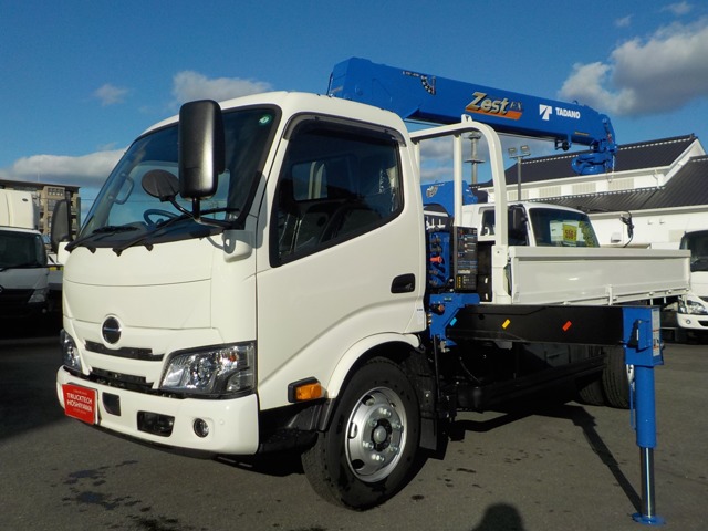 Hino Dutro 1