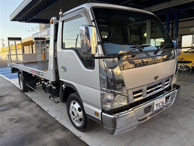 Isuzu Elf 1